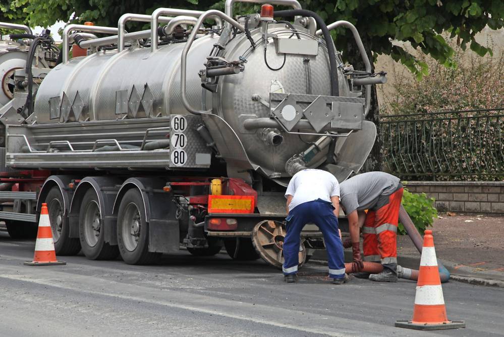 Curage canalisation près de Dole
